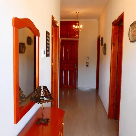 Montagna E Mare Apartman Kaliráhi