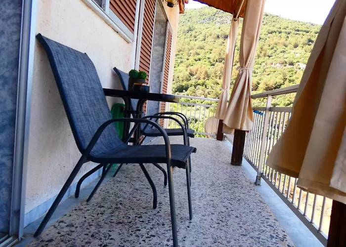 Montagna E Mare * Kallirákhi